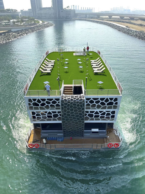 Orchid Overnight Superyacht, hotel terapung di Dubai. Foto: Orchid Overnight Superyacht