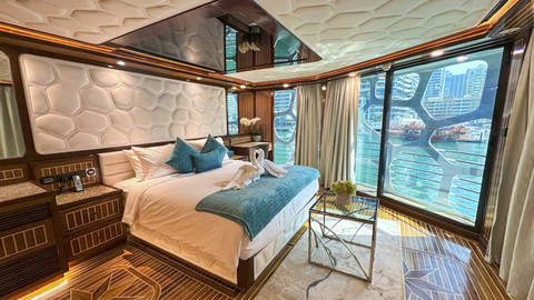 Orchid Overnight Superyacht, hotel terapung di Dubai. Foto: Orchid Overnight Superyacht