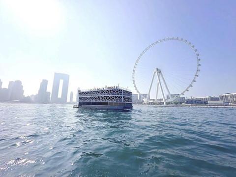 Orchid Overnight Superyacht, hotel terapung di Dubai. Foto: Orchid by Dutch Oriental