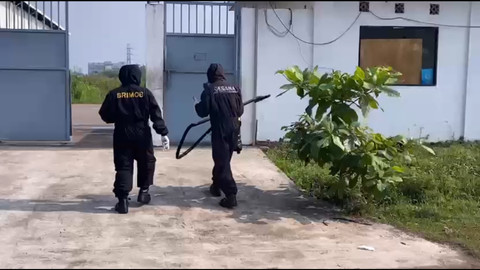 Proses dekontaminasi radioaktif Cesium-137 (C-137) di kawasan Cikande, Kabupaten Serang. Foto: Dok. Istimewa