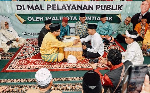 Prosesi akad nikah perdana di Mal Pelayanan Publik (MPP) Pontianak. Foto: Dok. Istimewa