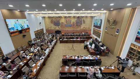 Rapat Kerja (Raker) Komisi VI DPR dengan Mensesneg dan Menpan RB membahas Revisi Undang-undang (RUU) BUMN, Jumat (26/9/2025). Foto: Fariza Rizky Ananda/kumparan