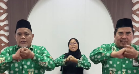 Tepuk Sakinah diperagakan oleh petugas KUA Menteng Foto: Instagram KUA Menteng