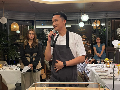 Executive Chef A.RA.SA Restaurant & Bar, Chef Alfrantra Medantara.   Foto: Salsha Okta Fairuz/kumparan