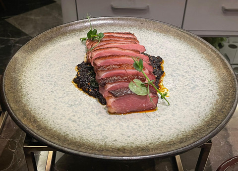 Bebek Madura ala A.RA.SA Restaurant & Bar.  Foto: Salsha Okta Fairuz/kumparan