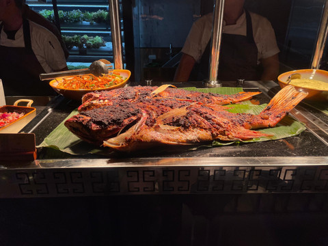 Ikan Jimbaran ala A.RA.SA Restaurant & Bar.  Foto: Salsha Okta Fairuz/kumparan