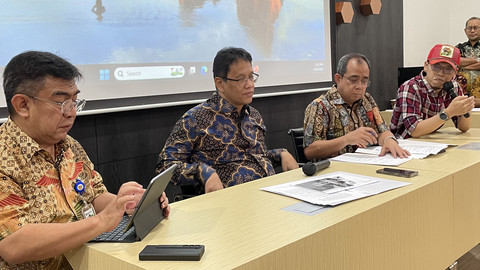 Menkeu Purbaya (kedua dari kiri) menggelar diskusi bersama media di kantornya, Jakarta Pusat, Jumat (26/9/2025). Foto: Najma Ramadhanya/kumparan