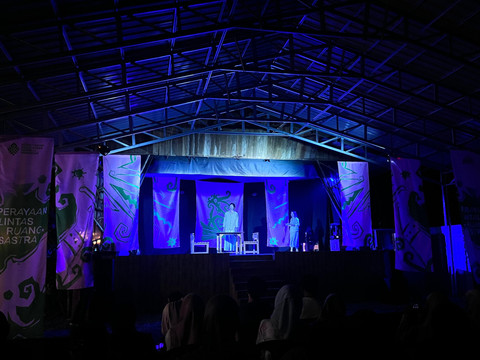 Perayaan Lintas Ruang Sastra yang ke-3 sukses diadakan di Langkau Etnika Art Space, Sungai Kakap, Kalimantan Barat pada Jumat malam, 26 September 2025. Foto: Dok. Hi!Pontianak