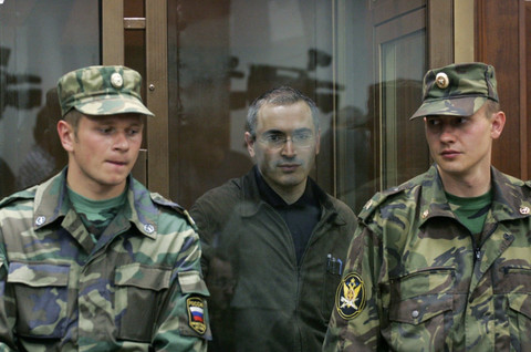 Mikhail Khodorkovsky dalam masa tahanan. Sumber: kojoku/shutterstock.com