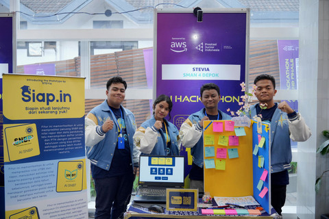 Siswa SMAN 4 Depok meraih juara 3 dalam ajang AI Hackathon 2025.  Foto: Dok. Istimewa