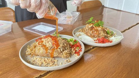 Salad ubur-ubur, inovasi kuliner berkhasiat kaya akan kolagen yang digagas oleh Bels Chuka Kurage di Pontianak. Foto: Alycia Tracy Nabila/Hi!Pontianak
