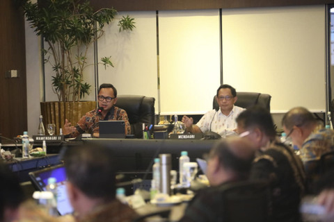 Menteri Dalam Negeri (Mendagri) Muhammad Tito Karnavian memimpin Rapat Konsinyering Rencana Kerja Anggaran (RKA) Tahun 2026 di Rancamaya, Bogor, Jawa Barat. Foto: Kemendag RI