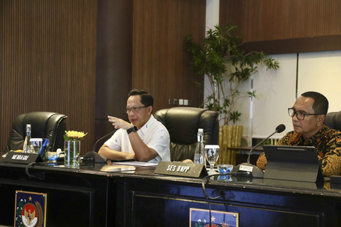 Menteri Dalam Negeri (Mendagri) Muhammad Tito Karnavian memimpin Rapat Konsinyering Rencana Kerja Anggaran (RKA) Tahun 2026 di Rancamaya, Bogor, Jawa Barat. Foto: Kemendag RI