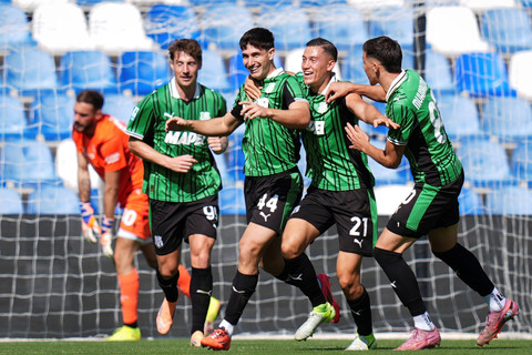 Selebrasi pemain Sassuolo usai mencetak gol ke gawang Udinese pada pertandingan Liga Italia di Stadion Mapei, Reggio Emilia, Italia, Minggu (28/9/2025). Foto: Massimo Paolone/LaPresse via AP
