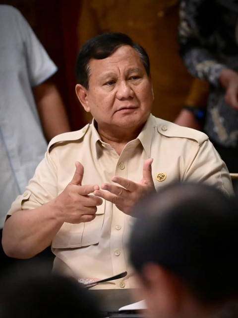Presiden Prabowo Subianto memimpin rapat terkait program Makan Bergizi Gratis (MBG) di Jalan Kertanegara IV, Jakarta Selatan, Minggu (28/9/2025). Foto: Instagram/ @sekretariat.kabinet