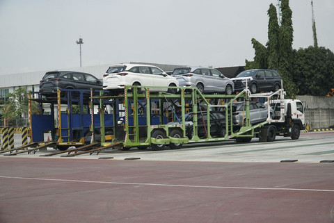 Aktivitas ekspor mobil Toyota Indonesia melalui Pelabuhan Patimban. Foto: Dok. TMMIN