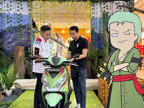  Steal the BeAT hadirkan unit eksklusif Honda BeAT One Piece Tahilalats edisi Zoro & Sanji di Plaza Surabaya. Foto: AHM