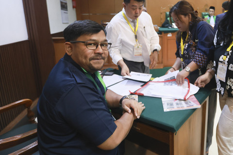 Komedian Bedu saat menjalani sidang cerai perdana di Pengadilan Agama Jakarta Selatan, Selasa, (30/9/2025). Foto: Dok. Agus Apriyanto