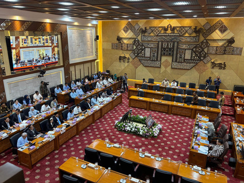 Komisi IX DPR RI menggelar Raker bersama Menkes, Kepala BPOM, Mendukbangga, dan Kepala BGN di gedung DPR RI, Senayan, Jakarta Pusat pada Rabu (1/10/2025). Foto: Abid Raihan/kumparan