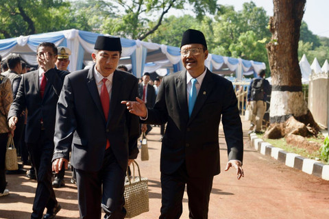 Menteri Sosial Saifullah Yusuf (Gus Ipul) bersama Wakil Menteri Sosial (Wamensos) Agus Jabo Priyono mengikuti Upacara Hari Kesaktian Pancasila di Monumen Pancasila Sakti, Lubang Buaya, Jakarta Timur, Rabu (1/10/2025). Foto: Dok. Kemensos