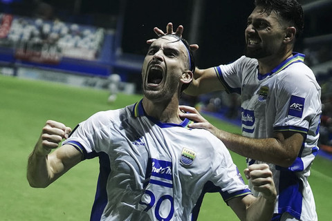Bangkok United melawan Persib Bandung. Foto: Instagram/ @persib