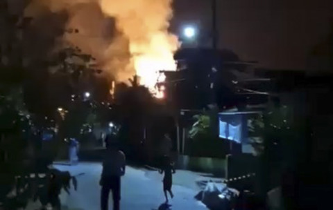 Kilang Dumai milik PT Kilang Pertamina Internasional terbakar di Riau, Rabu (1/10/2025). Foto: Dok. Istimewa