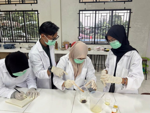 Mahasiswa Universitas Islam Riau bikin inovasi permen untuk bantu terapi wicara pada anak. Foto: Dok. Universitas Islam Riau