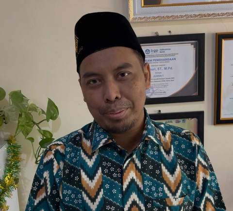 Kepala SMAIT Al Mumtaz, Zaenuri. Foto: Rabiansyah/Hi!Pontianak