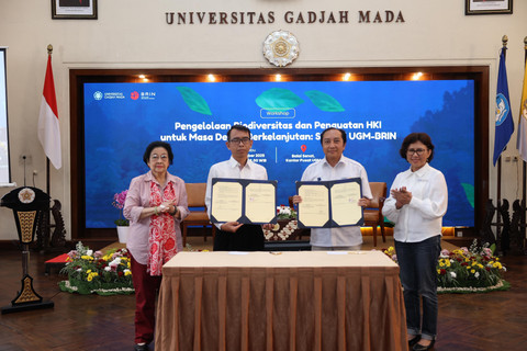 Penandatanganan Mou antara BRIN dan UGM, pada Rabu (1/10). Dok.UGM