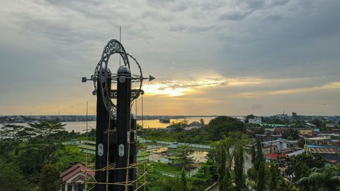 Tugu Khatulistiwa di Kota Pontianak. Foto: Dok. Istimewa