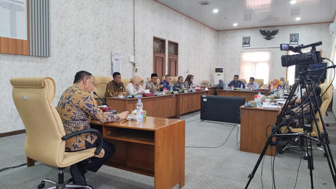 Komite Khusus (PANSUS) dari Kuesioner Dewan Perwakilan Regional Kabupaten Pati Kuesioner (DPRD) meneliti Bupati Pati, Sudewo, Kamis (2/10/2025). Foto: Dok. gulungan