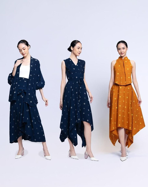 Koleksi OE di offline store. Foto: Instagram @oemahetnik