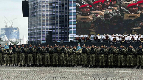 Suasana Gladi Bersih HUT TNI ke-80 di Monas, Jakarta Pusat, Jumat (3/10/2025). Foto: Rayyan Farhansyah/kumparan