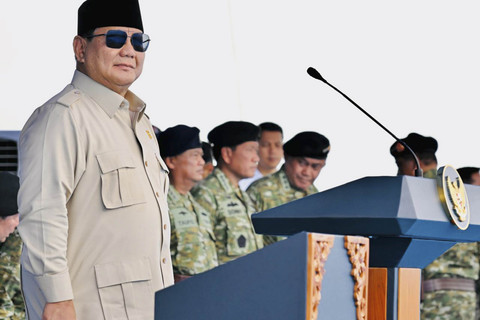 Presiden Prabowo saat mengikuti sailing pass TNI AL pada Kamis (2/10/2025). Foto: Laily Rachev/Biro Pers Sekretariat Presiden