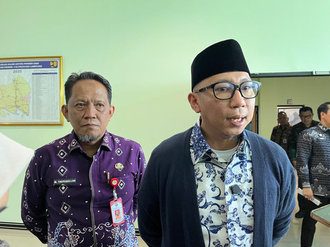 Gubernur Lampung, Rahmat Mirzani Djausal bersama Kepala Dinas BMBK Lampung M. Taufiqullah | Foto : Eka Febriani / Lampung Geh