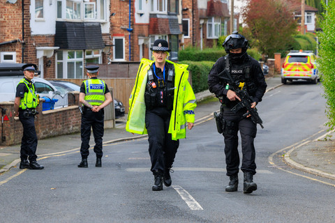 Polisi Greater Manchester menyelidiki kasus serangan di sinagoge, Oktober 2025. Foto: x/@gmpolice