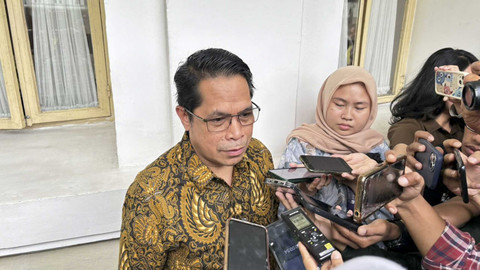 Dirjen Migas Kementerian ESDM Laode Sulaiman di kantornya, Jumat (3/10/2025). Foto: Ave Airiza Gunanto/kumparan