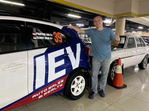 Prayudi Adi Wibowo pemilik diler mobil bekas hobi di Blok M. Foto: Fitra Andrianto/kumparan