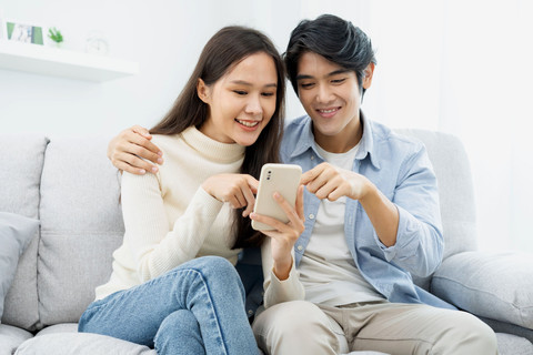 Ilustrasi Hubungan Platonic Love: Dekat Tanpa Romansa. Foto: Kmpzzz/Shutterstock