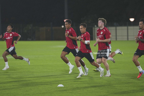 Sejumlah pemain Timnas Indonesia mengikuti sesi latihan di Arab Saudi, Jumat (3/10/2025). Foto: Dok. PSSI