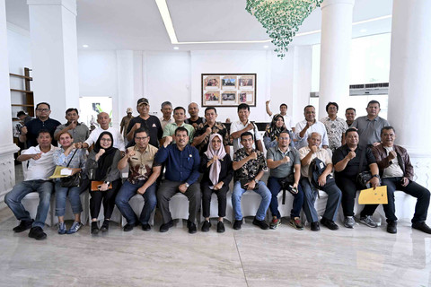 Sekretaris Dinas Perhubungan Sumut, Rochani Litiloly saat Konferensi Pers terkait Kendaraan Over Dimension Over Load (ODOL) di Anjungan Dekranasda Sumut, lantai 1 Kantor Gubernur Sumut, Jalan Diponegoro No. 30, Medan, Jumat (3/10/2025). Foto: Dok. Istimewa