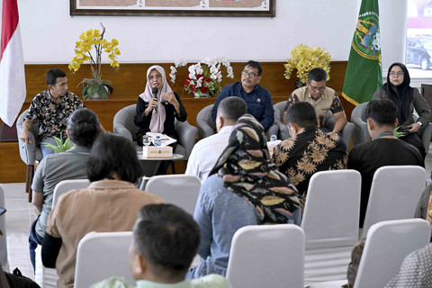 Sekretaris Dinas Perhubungan Sumut, Rochani Litiloly saat Konferensi Pers terkait Kendaraan Over Dimension Over Load (ODOL) di Anjungan Dekranasda Sumut, lantai 1 Kantor Gubernur Sumut, Jalan Diponegoro No. 30, Medan, Jumat (3/10/2025). Foto: Dok. Istimewa