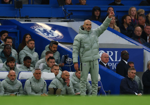Enzo Maresca saat Chelsea vs Liverpool dalam laga pekan ketujuh Liga Inggris 2025/26 di Stadion Stamford Bridge, Sabtu (4/10) malam WIB. Foto: Action Images via Reuters/Matthew Childs