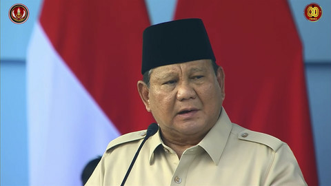 Presiden Prabowo memberikan pidato dalam peringatan Hari Ulang Tahun (HUT) ke-80 Tentara Nasional Indonesia (TNI) di Lapangan Silang Monumen Nasional (Monas), Jakarta Pusat, Minggu (5/10/2025). Foto: YouTube/ Puspen TNI  