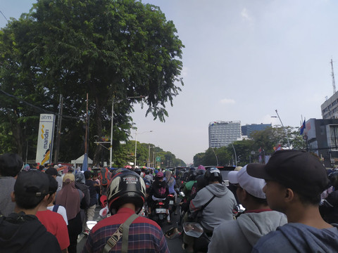 Arus Lalu Lintas di Jalan Ridwan Rais, Jakarta Tengah, pada hari Minggu (5/10/2025). Foto: Rachmadi Rasyad/Kumparan