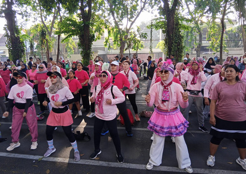 Bulan Peduli Kanker Payudara, AHCC Dukung Indonesia Goes Pink 2025 (1)