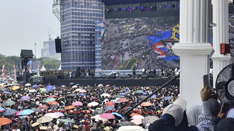 NDX AKA tampil di perayaan HUT ke-80 TNI di Monas  Jakarta Pusat, Minggu (5/10/2025). Foto: Jonathan Devin/kumparan