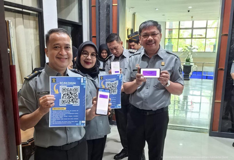 Kanwil Kemenkum Kalbar menerapkan absensi barcode. Foto: Dok. Kanwil Kemenkum Kalbar