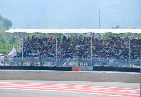 Pertamina Grand Prix of Indonesia 2025 mencatat rekor baru dengan 140 ribu penonton. Foto: Dok. Pertamina