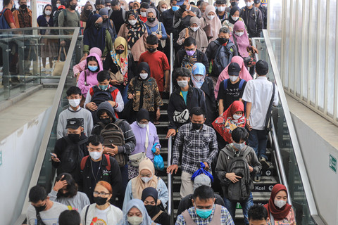 Ilustrasi para pengguna KRL di Jakarta. Foto: Shutterstock